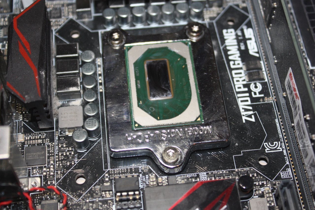 Процессор Intel Xeon E-2286M/QS0N (Coffee Lake-H, 8C16T). Топовый супермутант