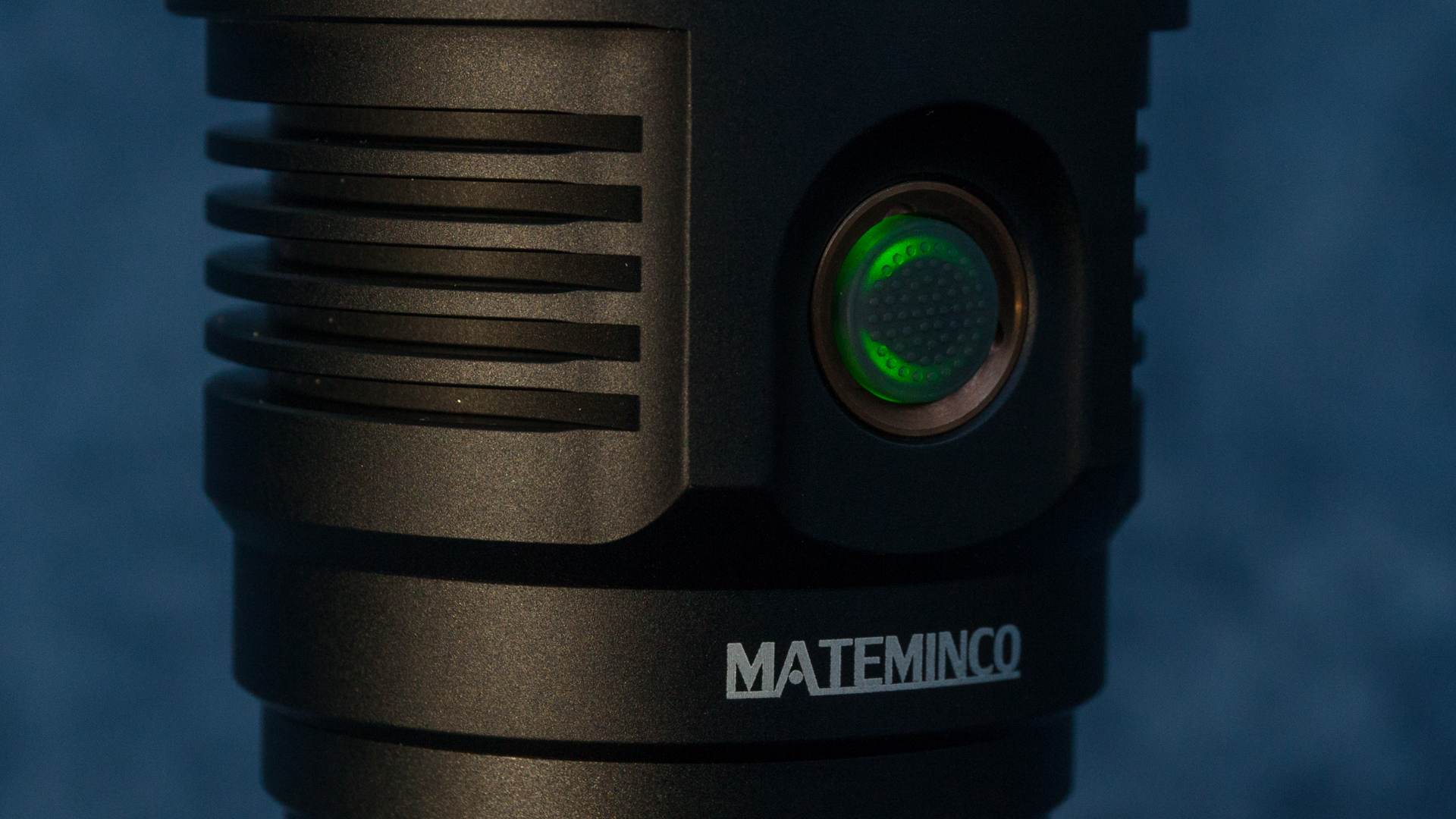 Поисковый фонарик MATEMINCO MT70